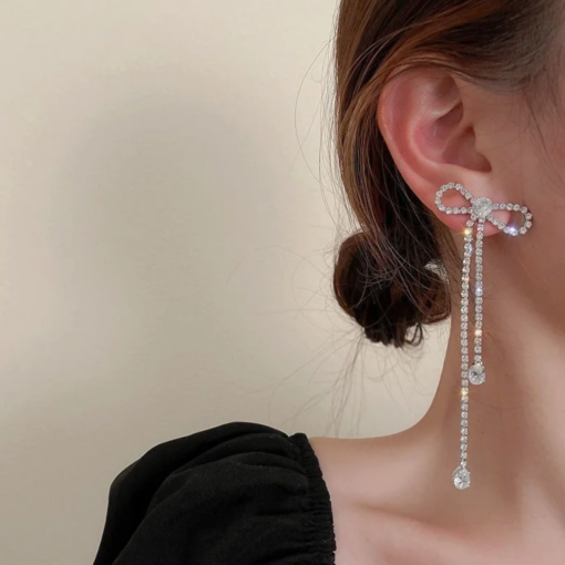 Rhinestone Exquisite Bow Earrings